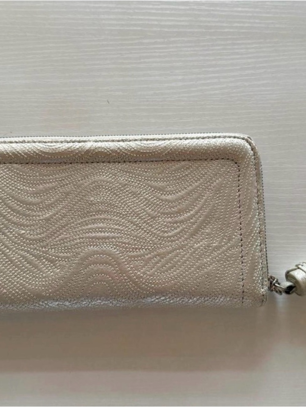 HOBO Metallic Silver Zip-Around Tassel Wallet - Picture 5 of 7